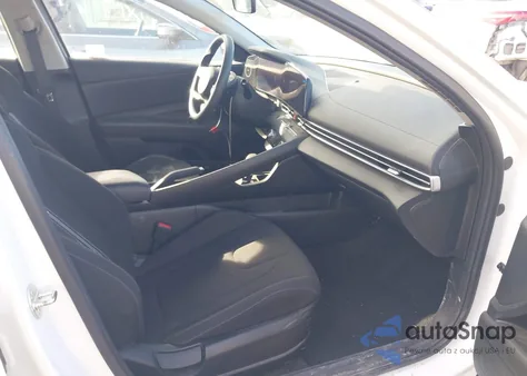 2024 Hyundai Elantra Sel z USA, uszkodzony, nr VIN KMHLM4DG4RU766797